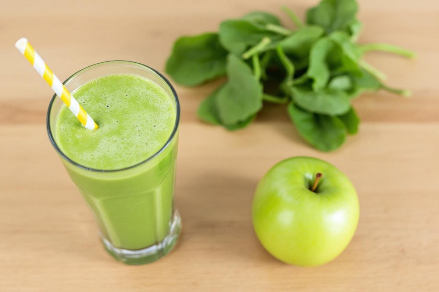 Smoothie énergie verte – épinard, kiwi et pomme verte